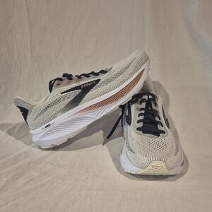 Brand New - Brooks Womens Ghost 17 Running Shoes - Size 9.5 Womens